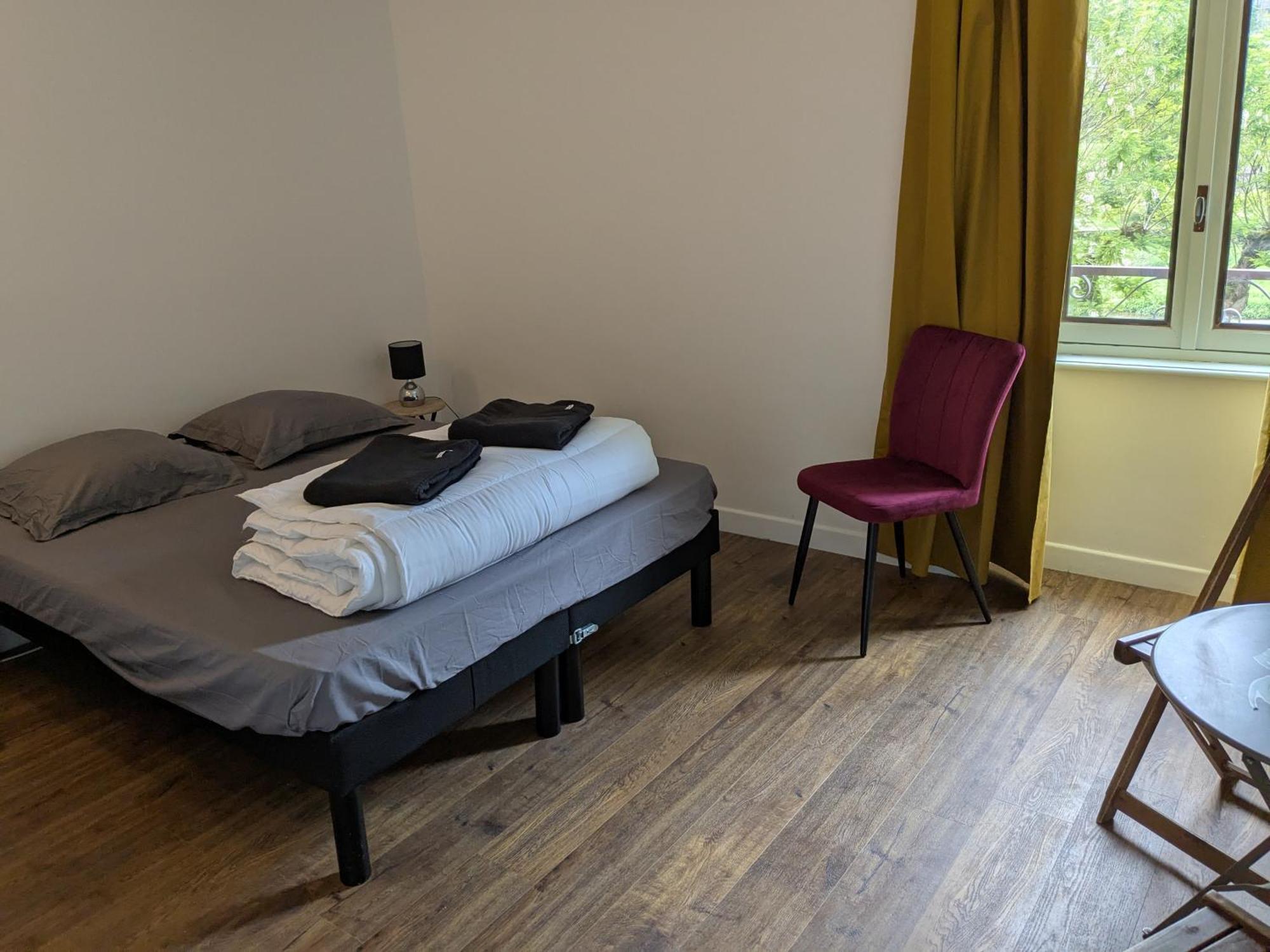 Chez Cornelia Bed and Breakfast Estaing  Exteriör bild